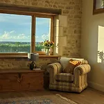 Beautifully Renovated With Private Pool בית נופש Saint-Georges-de-Noisné