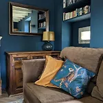 בית נופש Beautifully Renovated With Private Pool *