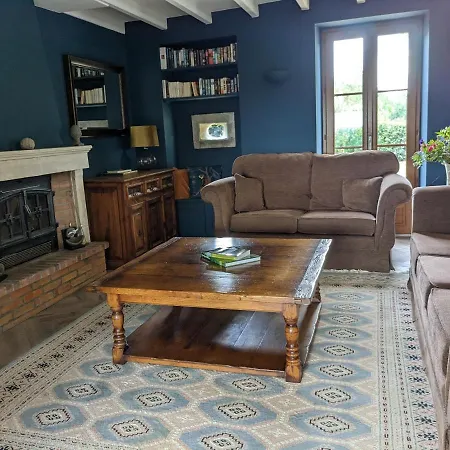 Beautifully Renovated With Private Pool *