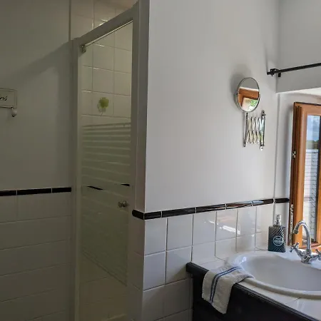 Beautifully Renovated With Private Pool Hébergement de vacances Saint-Georges-de-Noisné