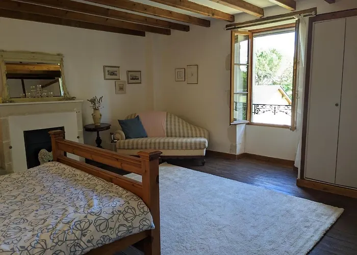 Beautifully Renovated With Private Pool