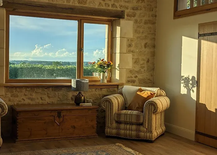 Beautifully Renovated With Private Pool Feriehus Saint-Georges-de-Noisné