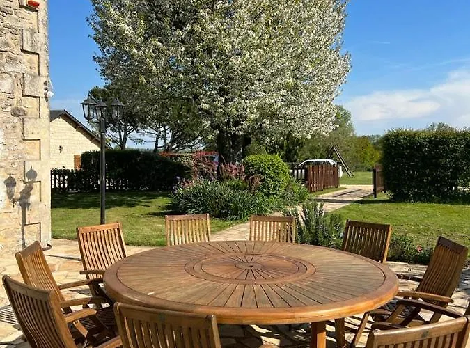 Beautifully Renovated With Private Pool *